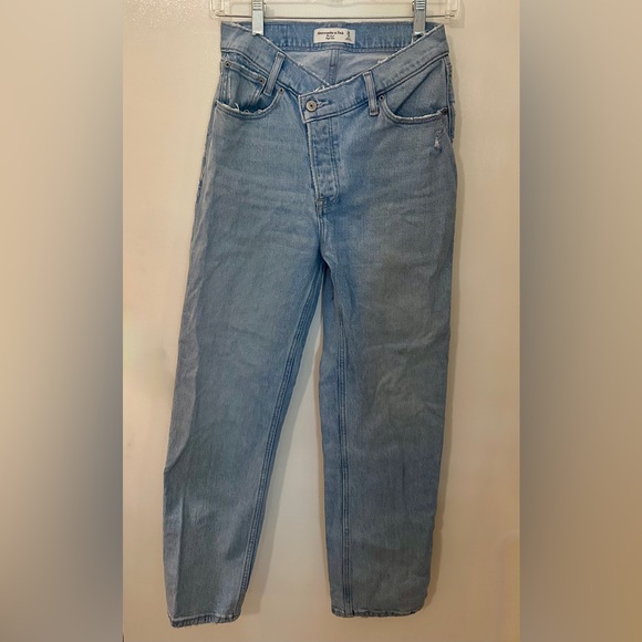 Abercrombie High Rise Dad Jeans - Picture 4 of 5